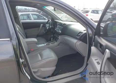 2012 Toyota Highlander Se V6 z USA, uszkodzony, nr VIN 5TDBK3EHXCS097955